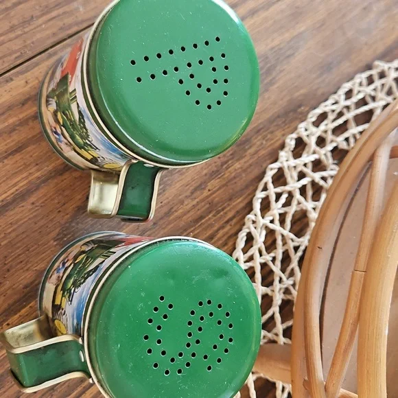 Green Farmhouse Salt and Pepper Shaker Set John Deere - Picture 2 of 2